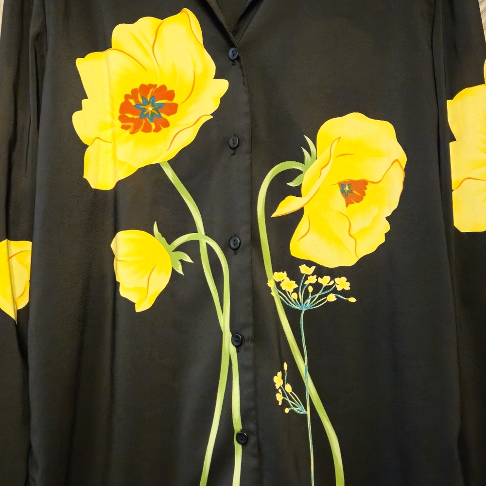 Sag Harbor Button Up Collared Top - Picture 2 of 9